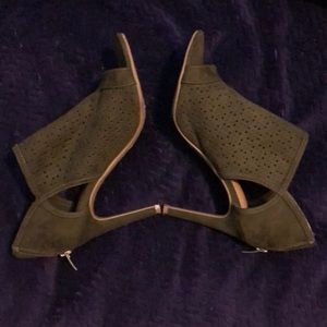 Army green heeled sandals